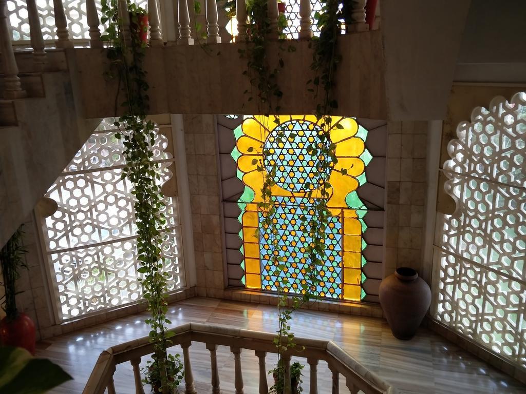 Hotel Hilltop Palace Udaipur Exterior photo